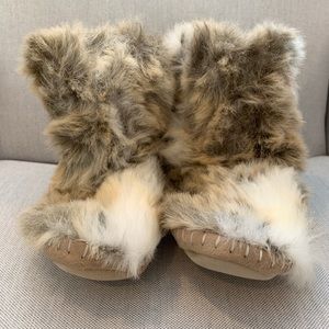 RIVER ISLAND faux fur boots